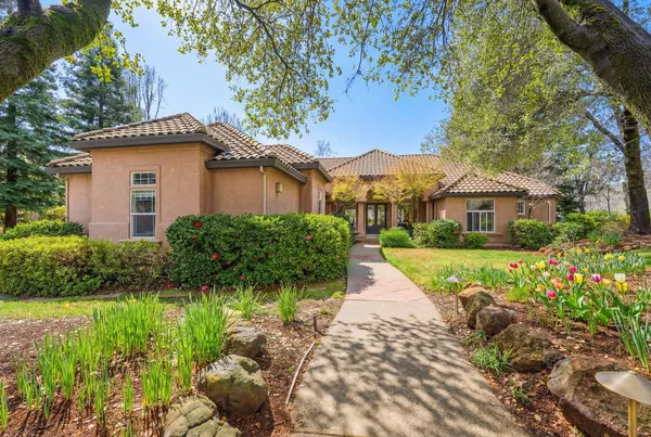 $834,900 | 13482 Tierra Heights Road, Redding, CA 96003