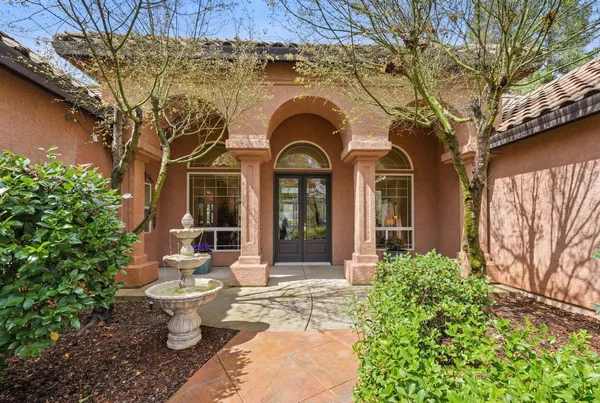 $834,900 | 13482 Tierra Heights Road, Redding, CA 96003