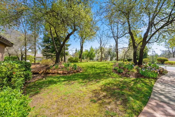 $834,900 | 13482 Tierra Heights Road, Redding, CA 96003