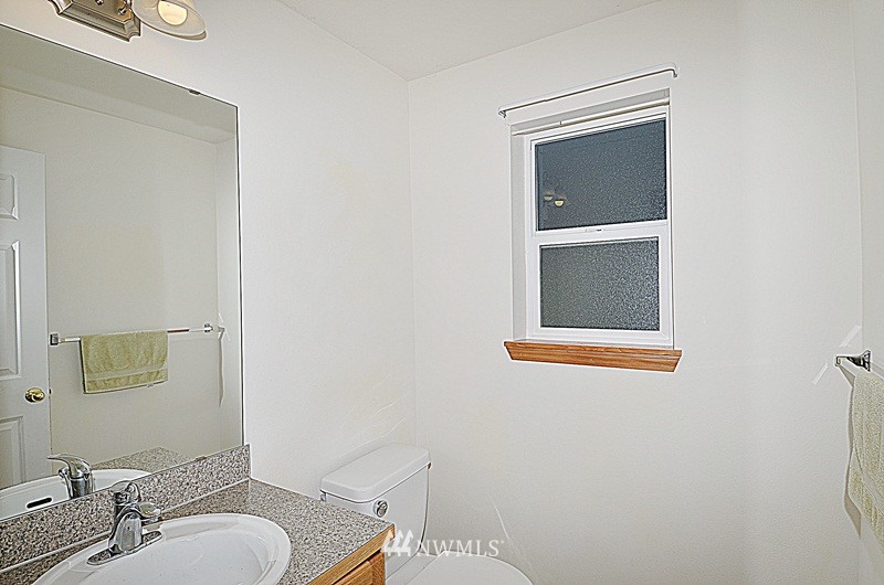 252 Shadow Place Southeast Renton, WA 98059 - Photo 11 of 15