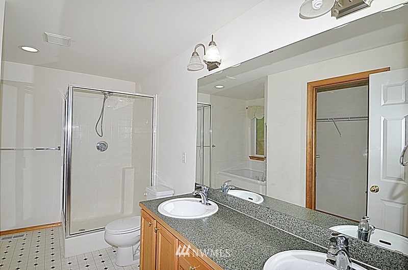 252 Shadow Place Southeast Renton, WA 98059 - Photo 13 of 15