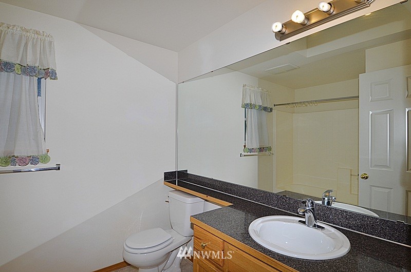 252 Shadow Place Southeast Renton, WA 98059 - Photo 14 of 15