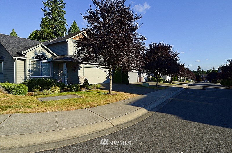 252 Shadow Place Southeast Renton, WA 98059 - Photo 3 of 15