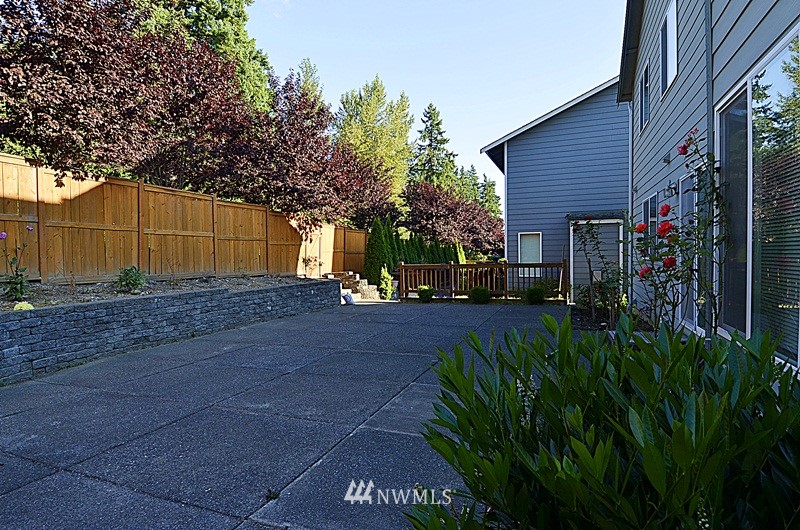 252 Shadow Place Southeast Renton, WA 98059 - Photo 4 of 15