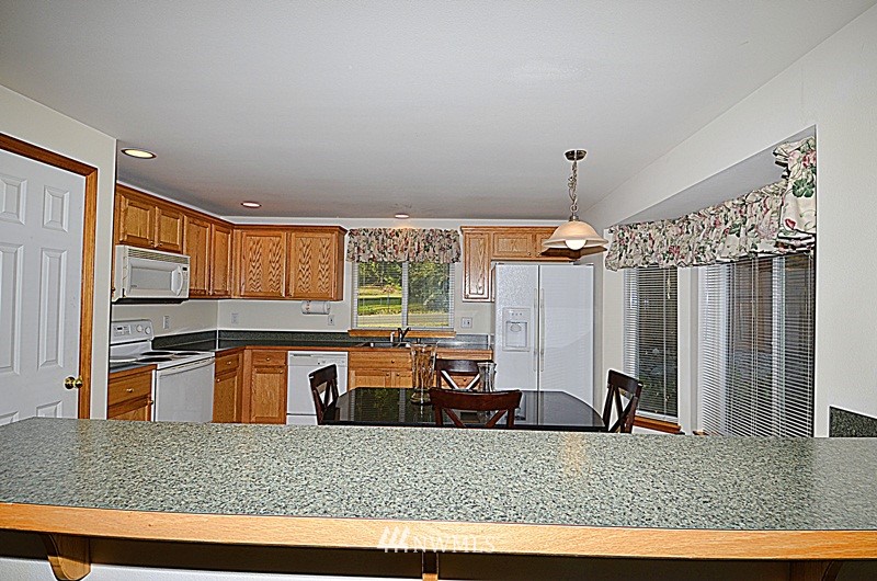 252 Shadow Place Southeast Renton, WA 98059 - Photo 7 of 15