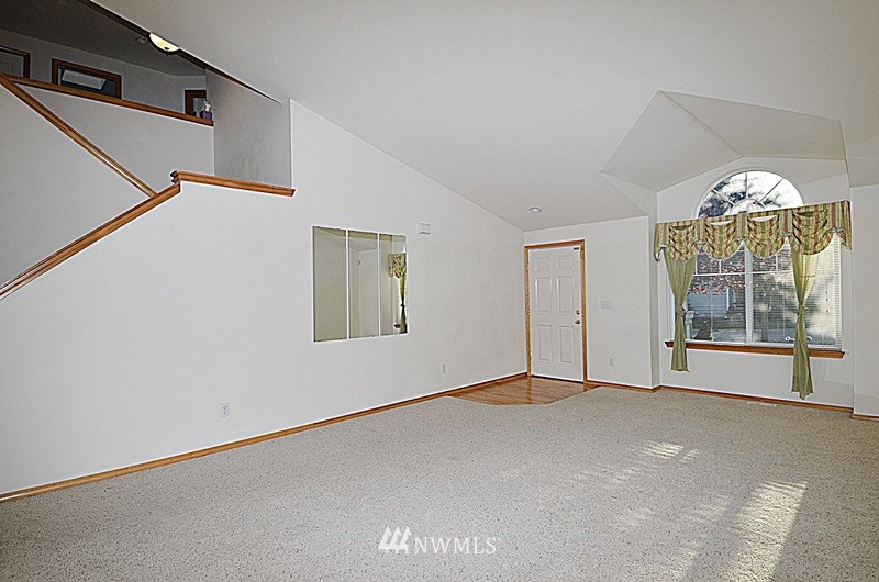 252 Shadow Place Southeast Renton, WA 98059 - Photo 9 of 15