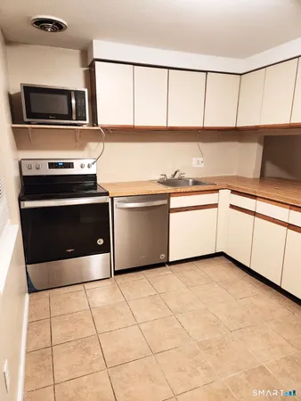 $249,900 | 47 Trolley Crossing Lane, Unit 47, Middletown, CT 06457