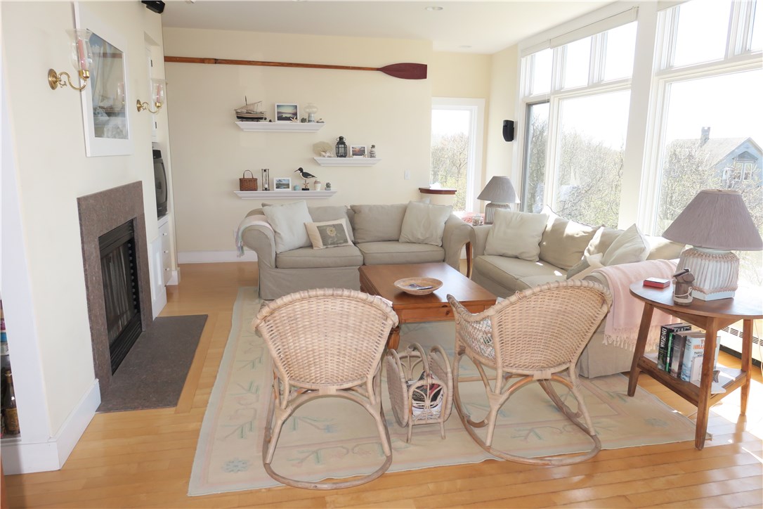 1312 Cooneymus Road Block Island, RI 02807 - Photo 7 of 24 Living Room
