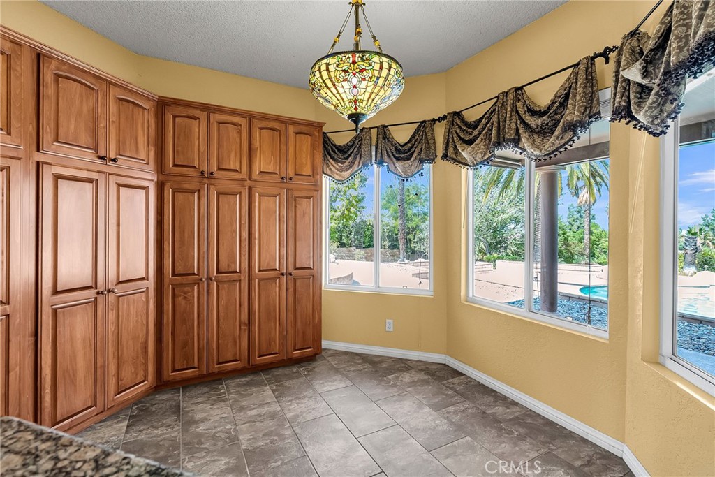 1249 Coronet Drive Riverside, CA 92506 - Photo 13 of 57