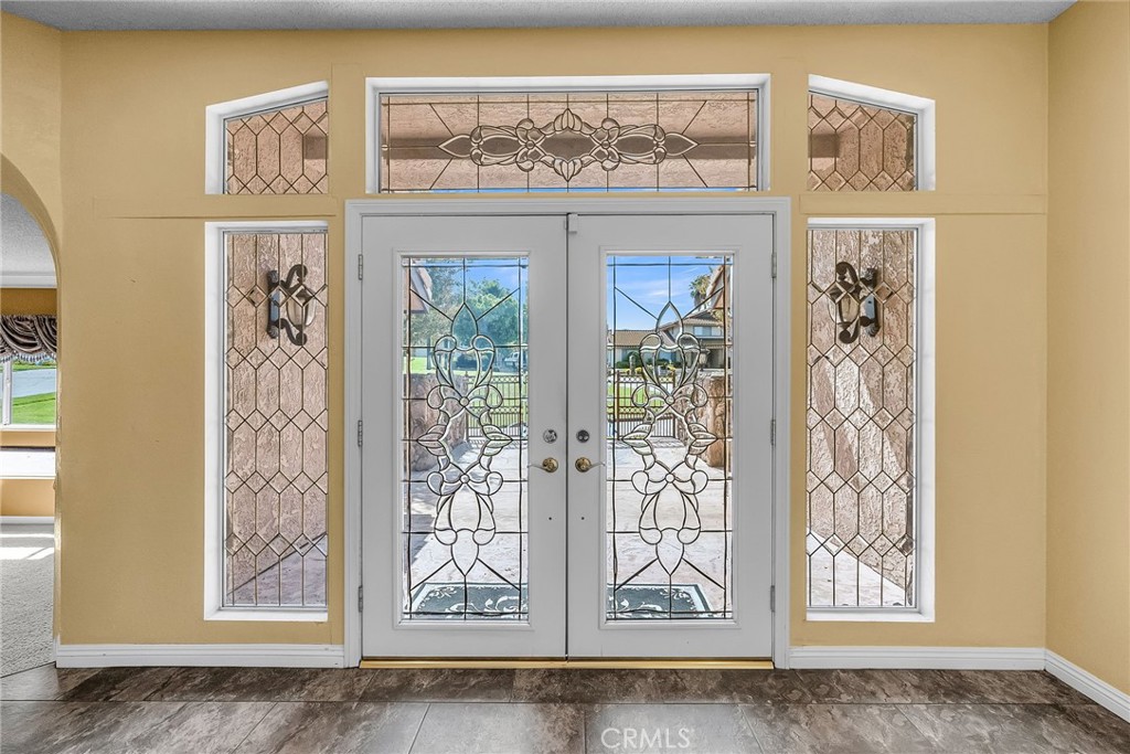 1249 Coronet Drive Riverside, CA 92506 - Photo 4 of 57