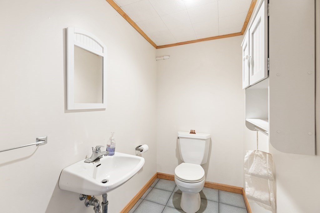 12 Riverside Avenue Bedford, MA 01730 - Photo 23 of 32 Gallery Image 23