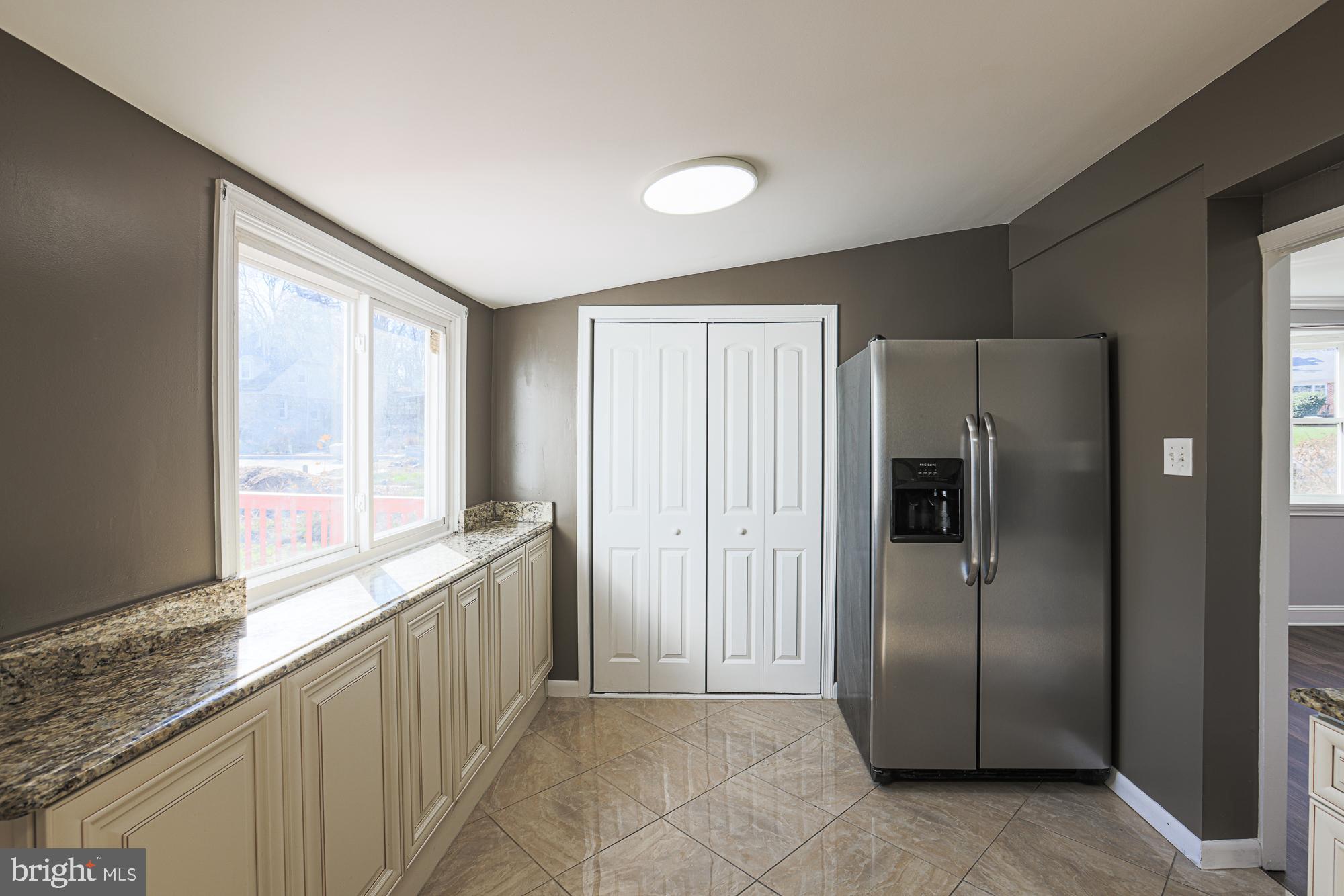 2507 Taney Road Baltimore, MD 21209 - Photo 18 of 58