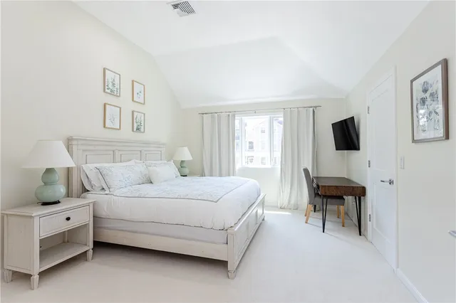 $5,100 | 112 Harrison Avenue, Unit B, Newport, RI 02840