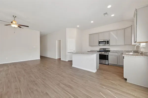 $1,995 | 14371 North Summerchase Circle, Willis, TX 77318