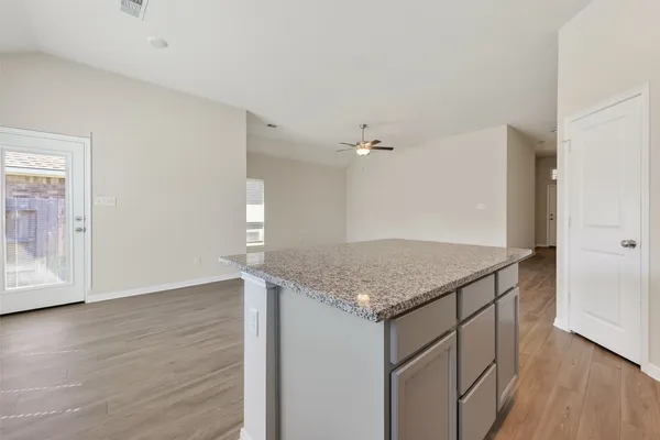 $1,995 | 14371 North Summerchase Circle, Willis, TX 77318