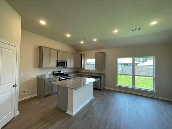 $1,995 | 14371 North Summerchase Circle, Willis, TX 77318