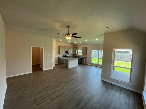 $1,995 | 14371 North Summerchase Circle, Willis, TX 77318