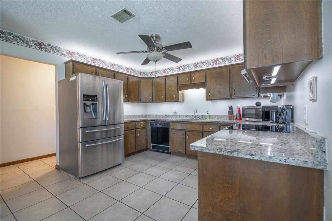 157 Peach Avenue Kingsland, GA 31548 - Photo 7 of 21