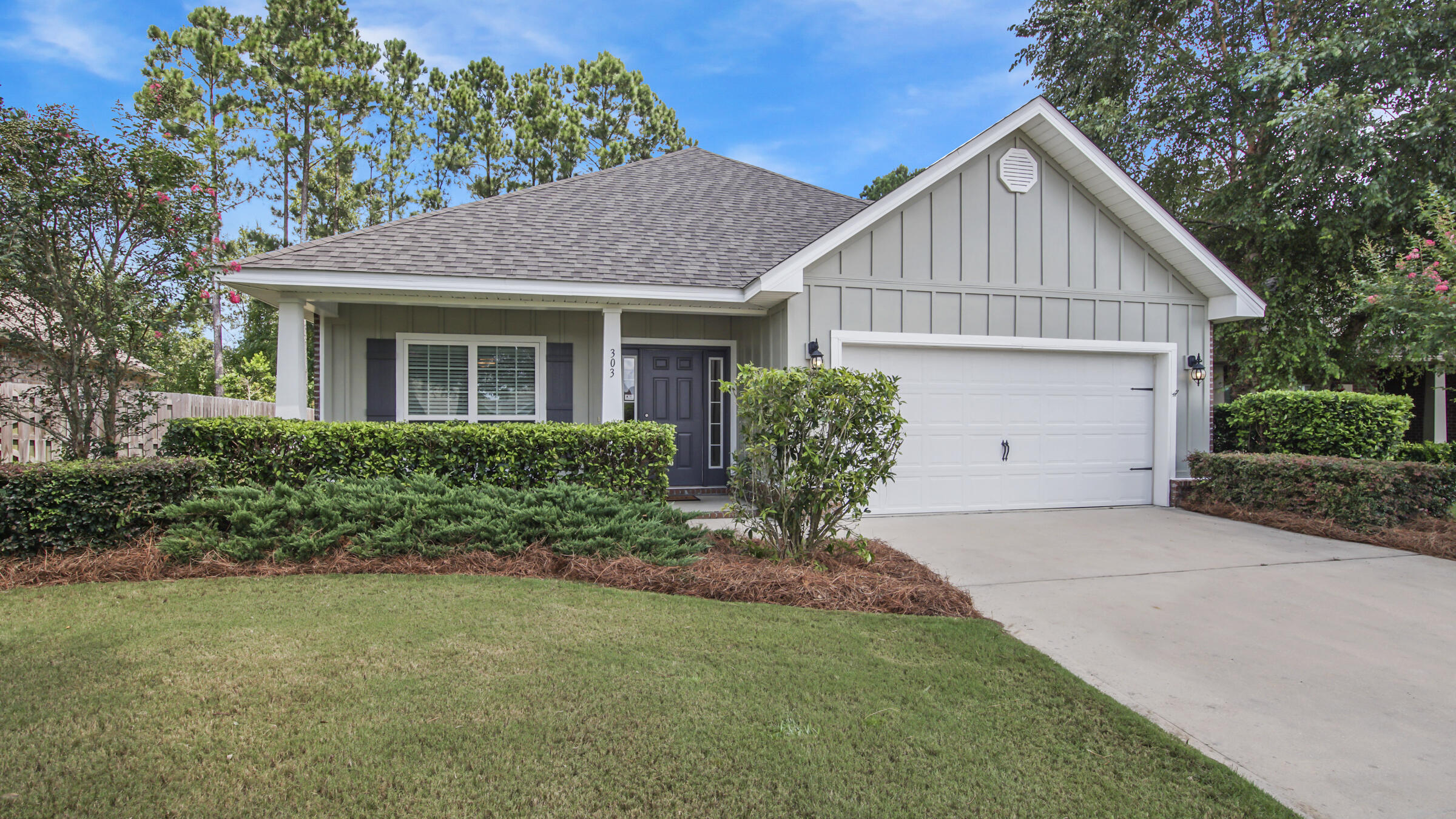303 Whitman Way Freeport, FL 32439 - Photo 1 of 51 DSC07856