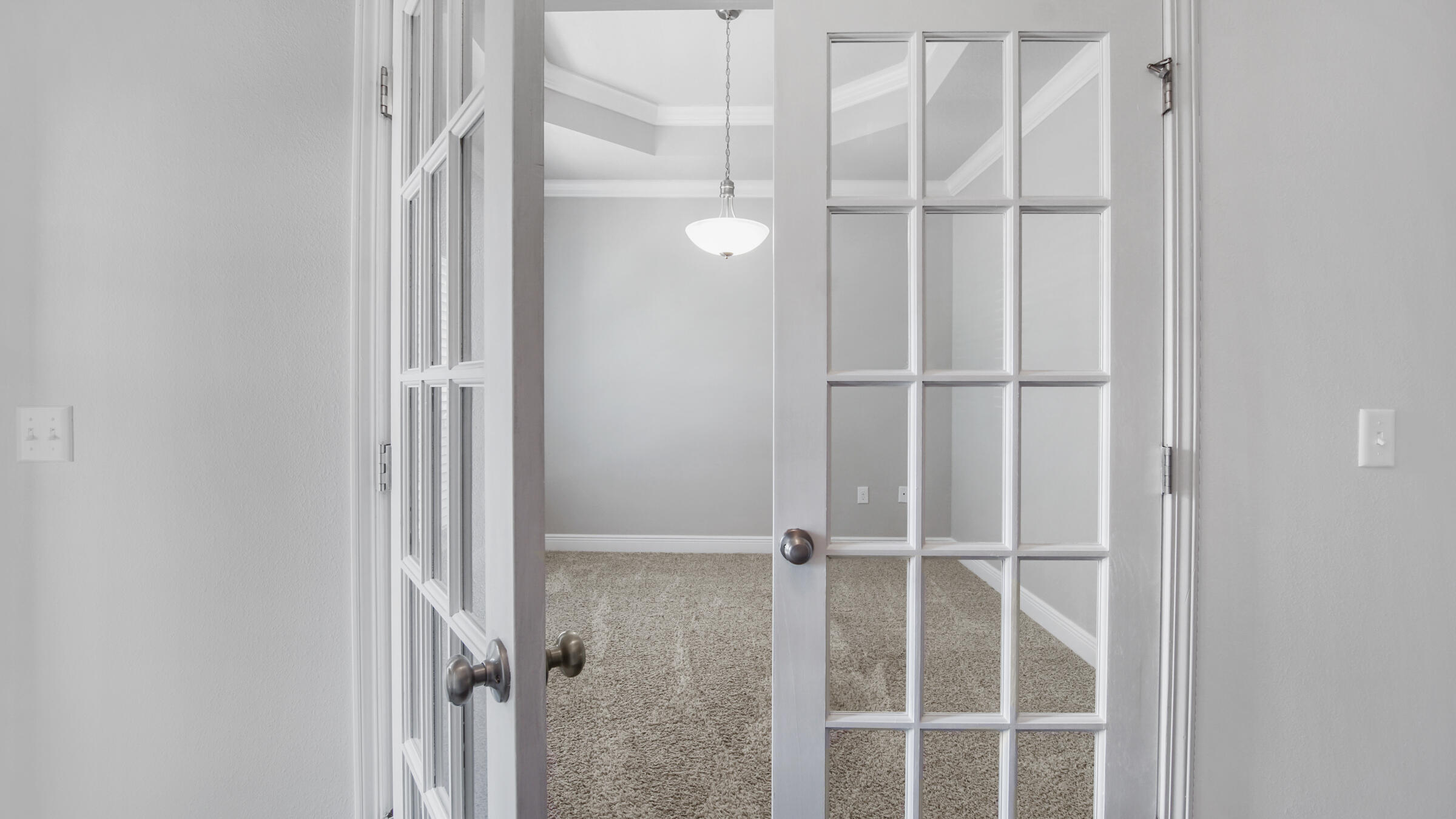303 Whitman Way Freeport, FL 32439 - Photo 4 of 51 DSC07864