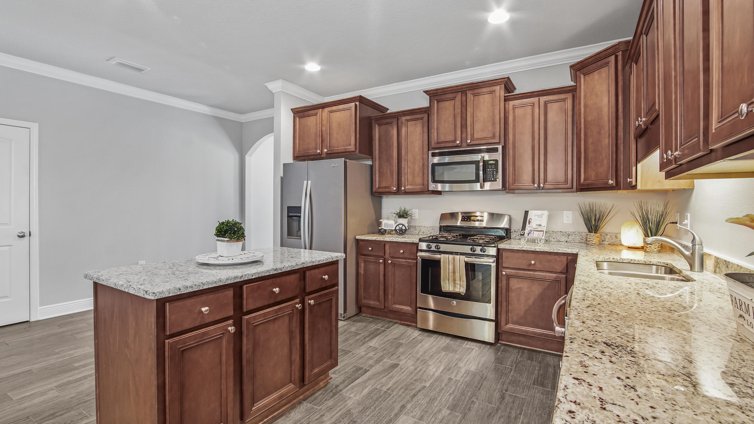 303 Whitman Way Freeport, FL 32439 - Photo 7 of 51 DSC07882