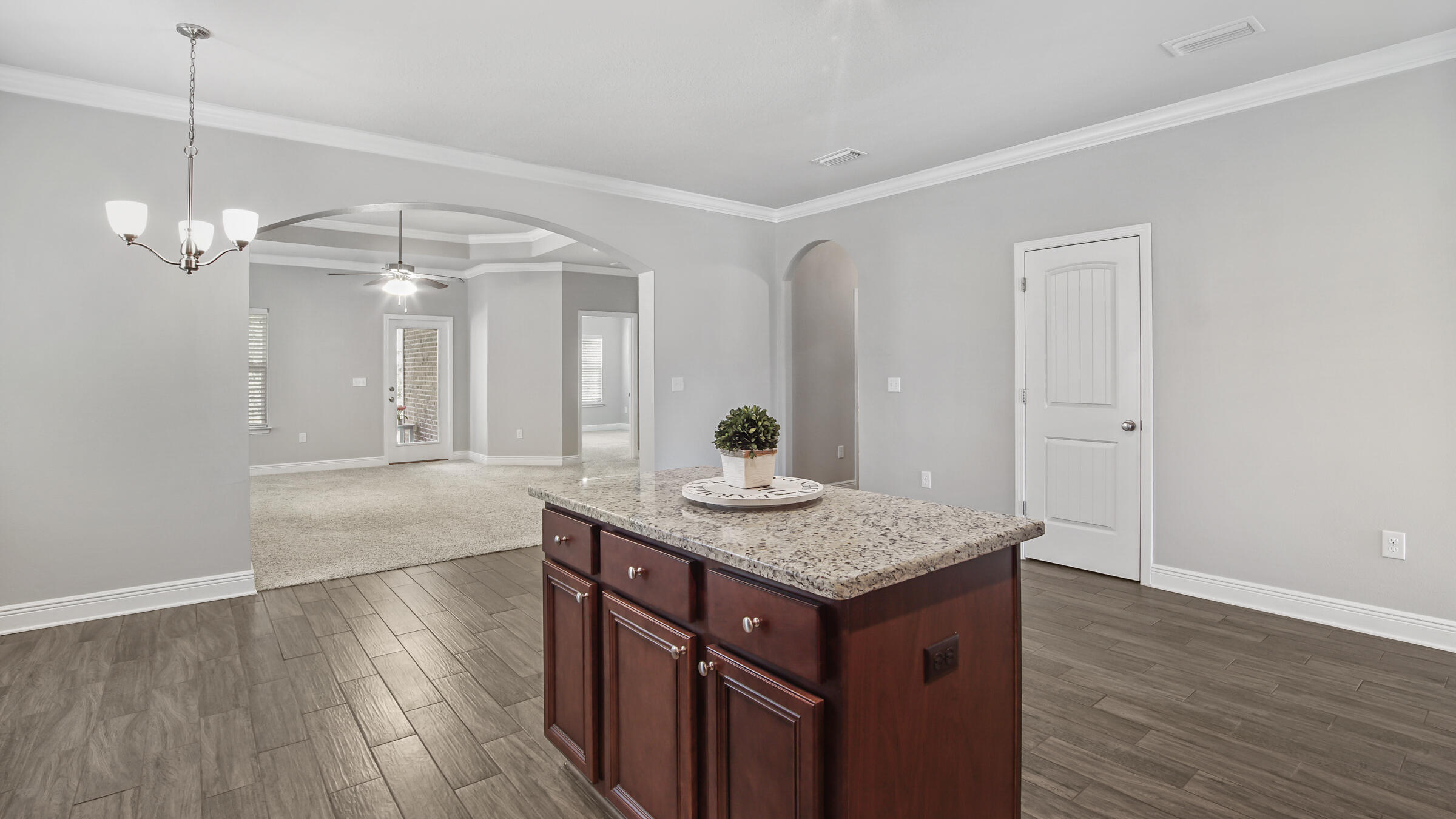 303 Whitman Way Freeport, FL 32439 - Photo 8 of 51 DSC07886