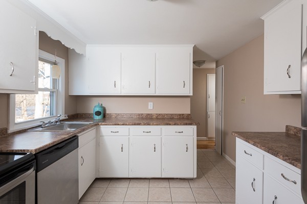 23 Bulow Road Hingham, MA 02043 - Photo 7 of 24 Gallery Image 7