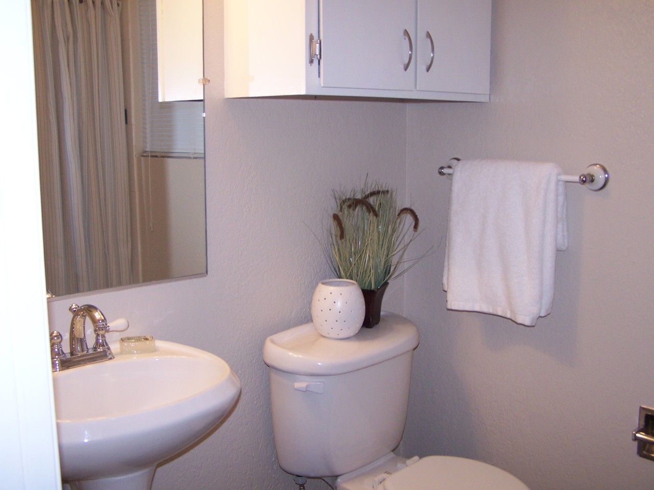 3614 Ricardo Avenue Redding, CA 96002 - Photo 17 of 24 Bath 3