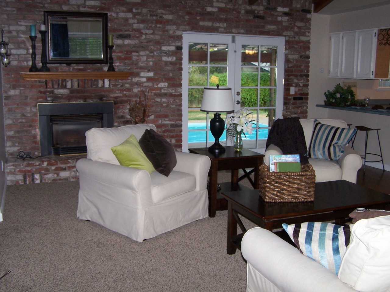 3614 Ricardo Avenue Redding, CA 96002 - Photo 3 of 24 Living Room