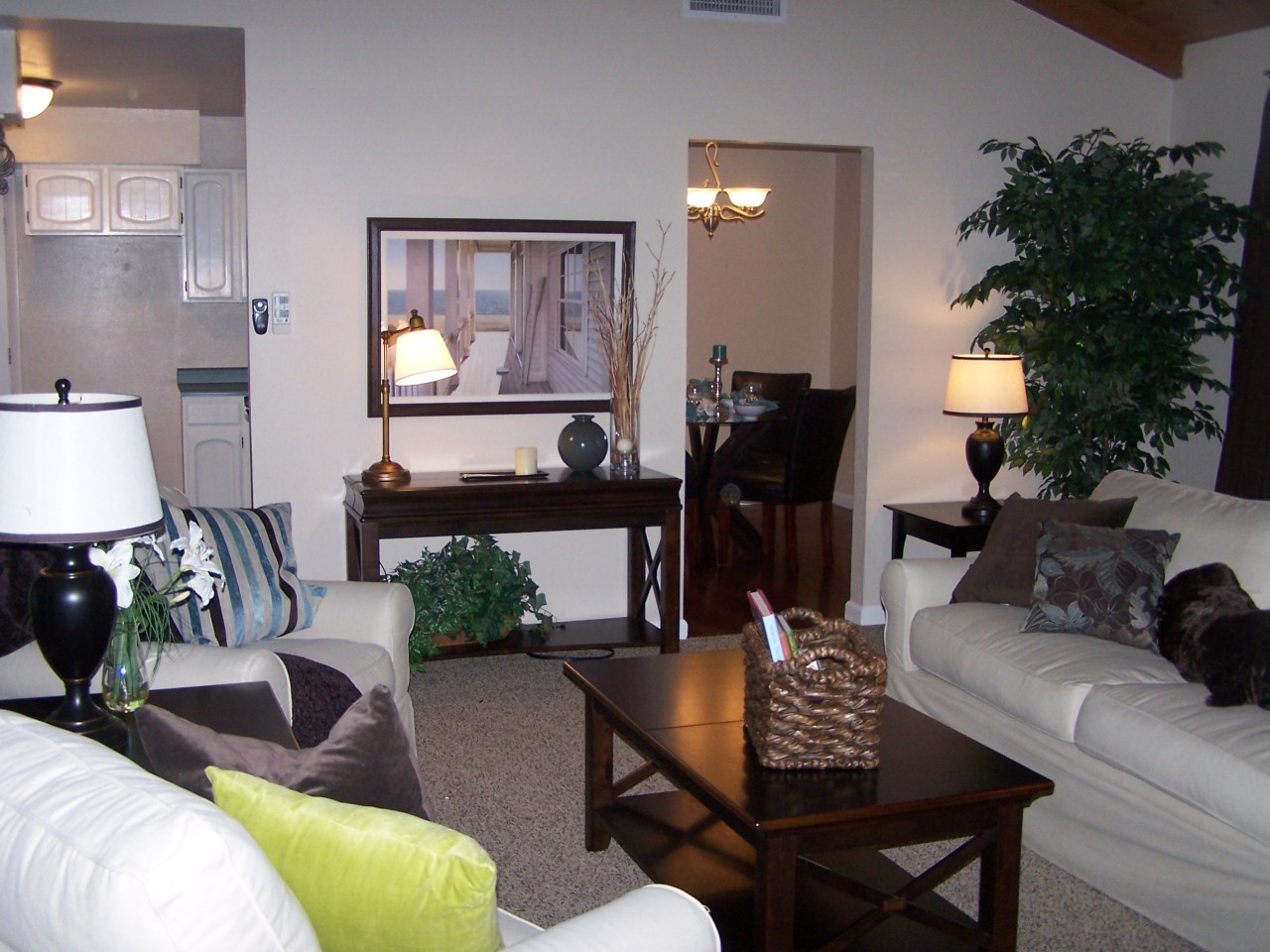 3614 Ricardo Avenue Redding, CA 96002 - Photo 4 of 24 Living Room