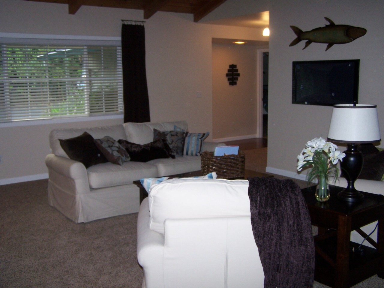 3614 Ricardo Avenue Redding, CA 96002 - Photo 5 of 24 Living Room