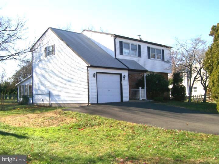 743 Deerfield Road Warminster, PA 18974 - Photo 2 of 23 Exterior Side
