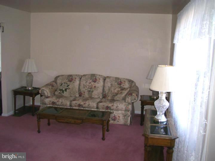 743 Deerfield Road Warminster, PA 18974 - Photo 5 of 23 Living Room