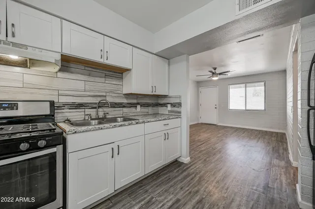 $1,395 | 1744 West Glendale Avenue, Unit 10, Phoenix, AZ 85021