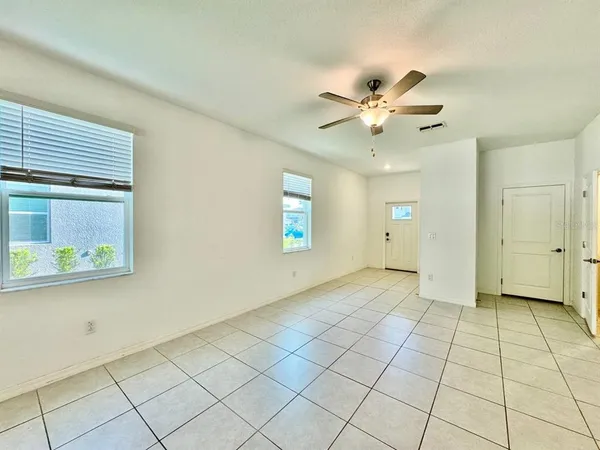 $1,900 | 6093 Acara Lane, Land O' Lakes, FL 34638