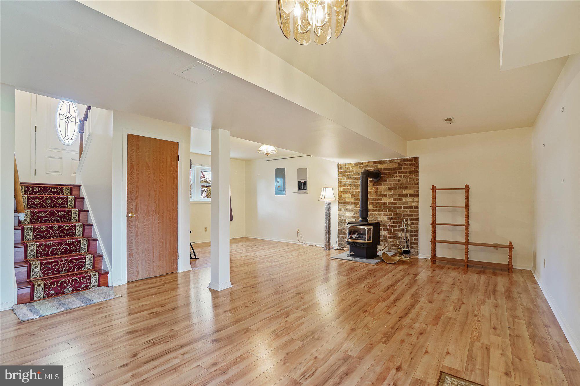 1790 Wilderness Road Lancaster, PA 17603 - Photo 16 of 24 Gas stove and full house generator