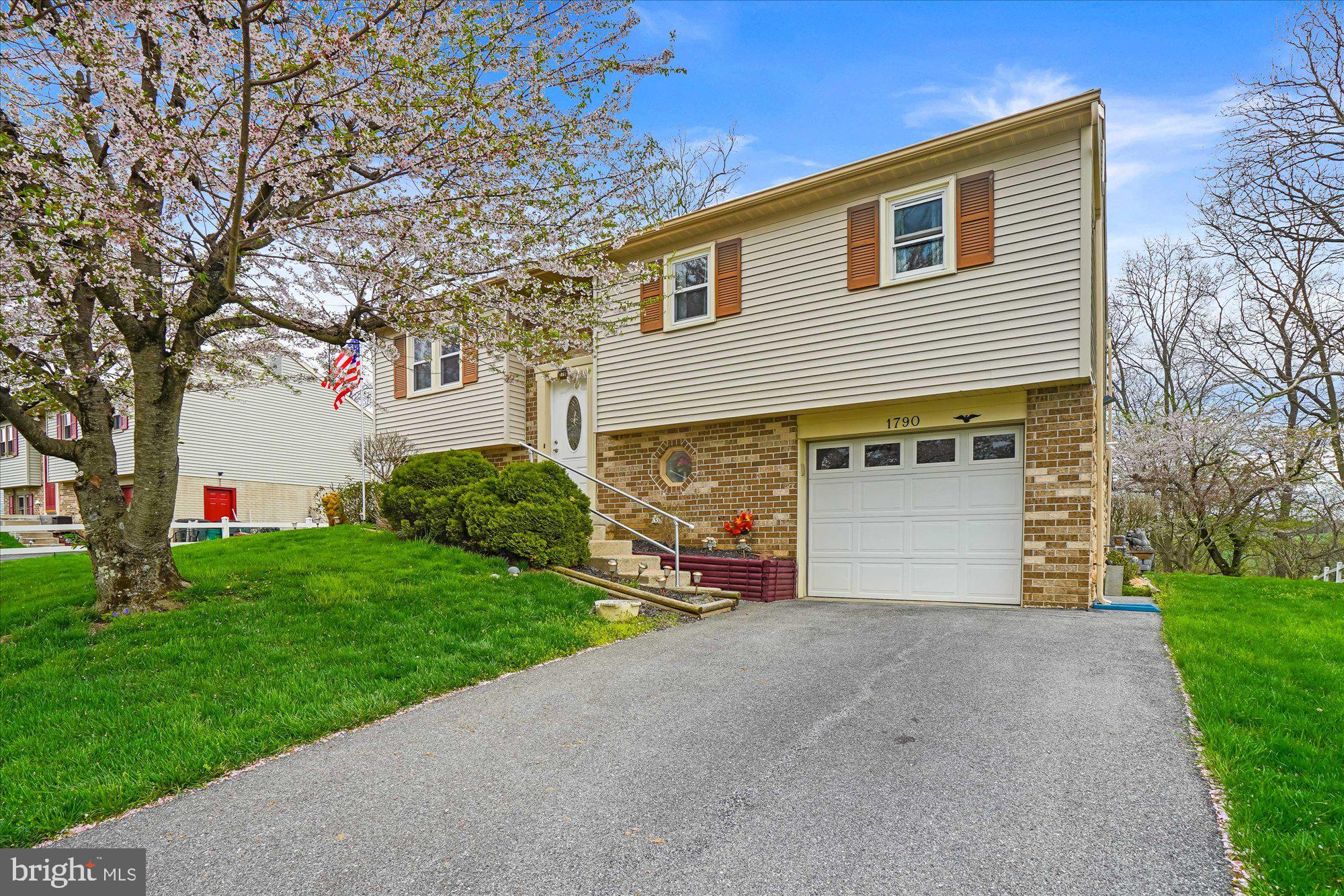 1790 Wilderness Road Lancaster, PA 17603 - Photo 3 of 24 1 car garage