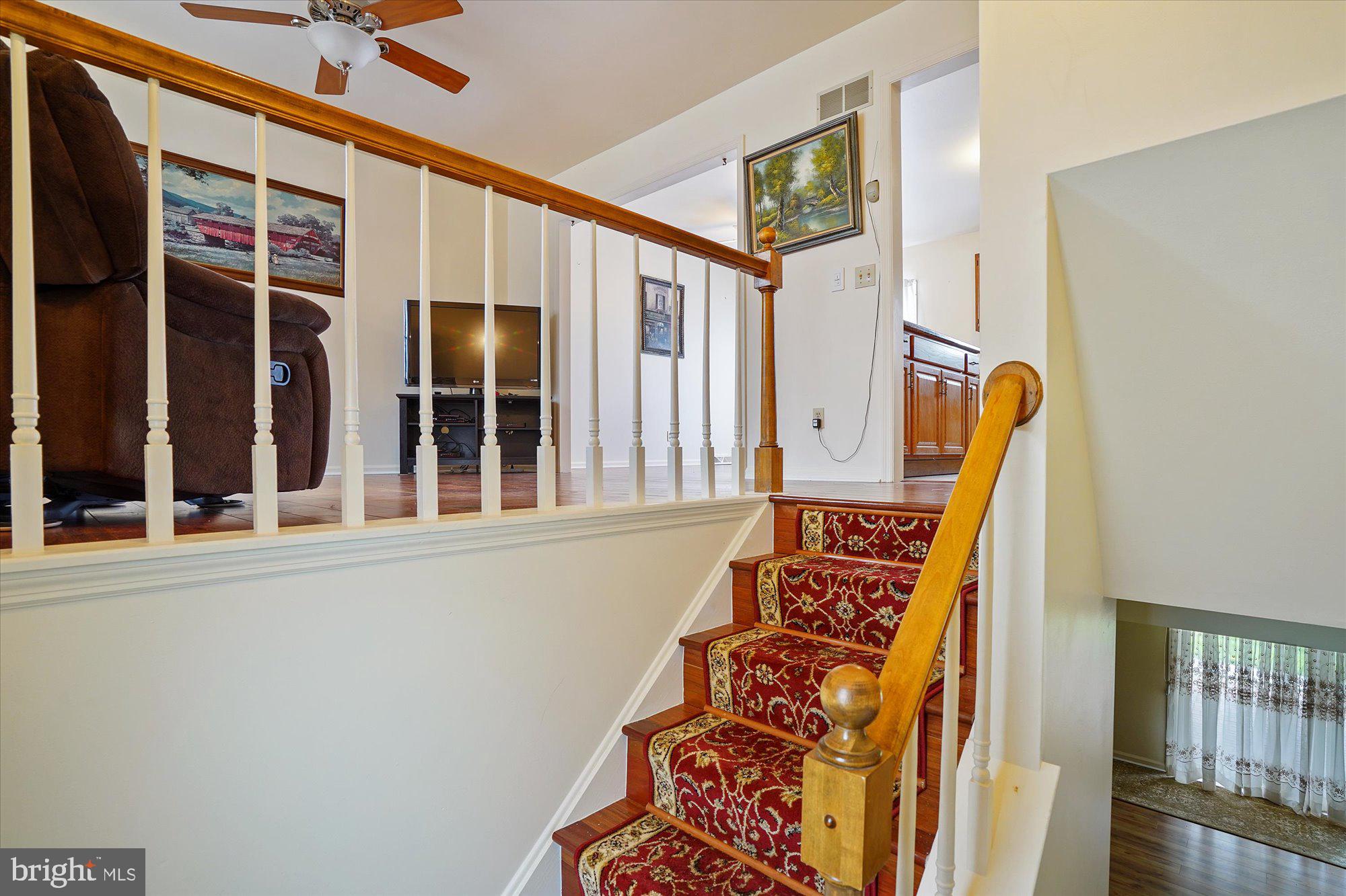 1790 Wilderness Road Lancaster, PA 17603 - Photo 4 of 24 Inside front door