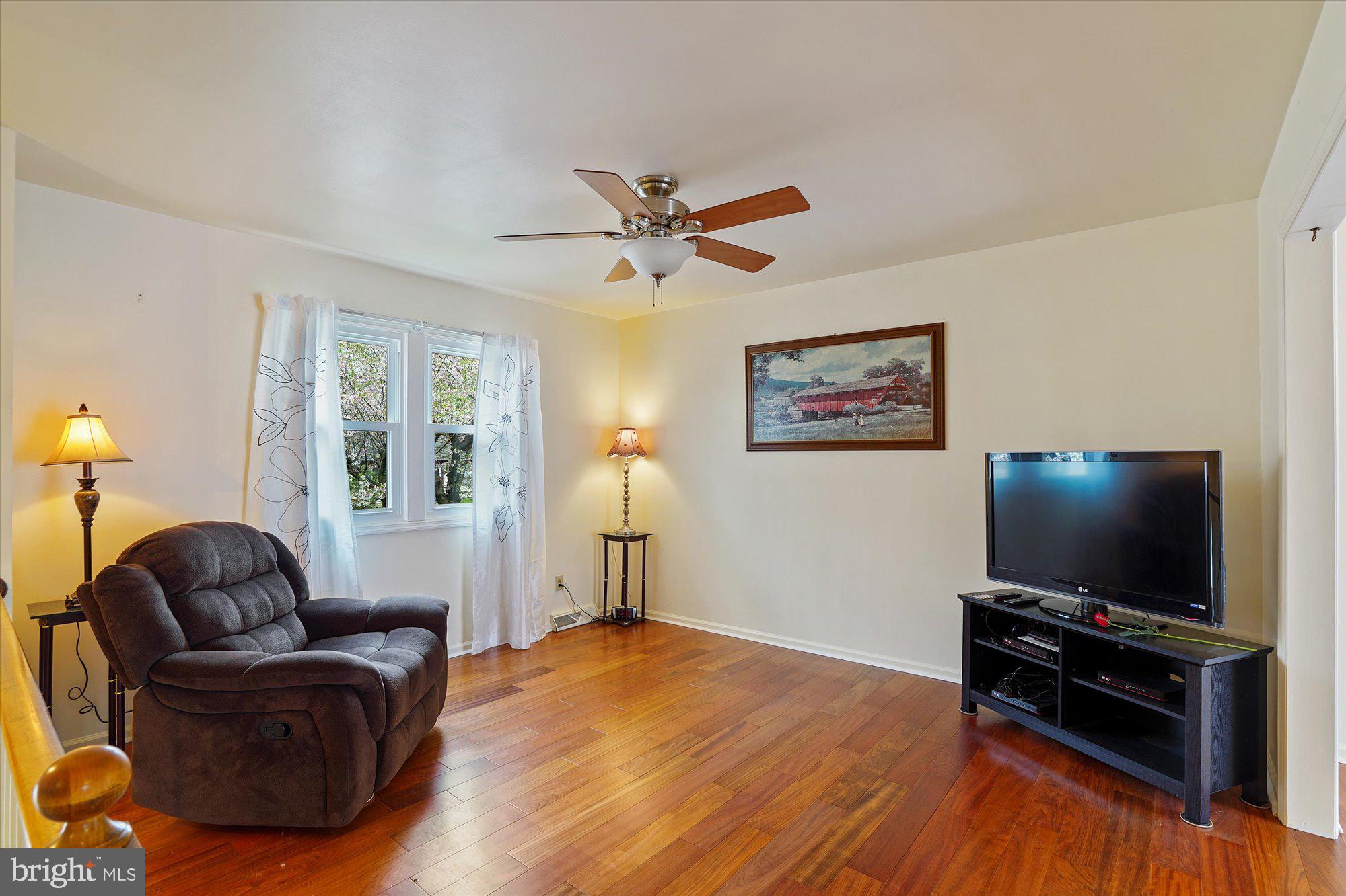 1790 Wilderness Road Lancaster, PA 17603 - Photo 5 of 24 Living room