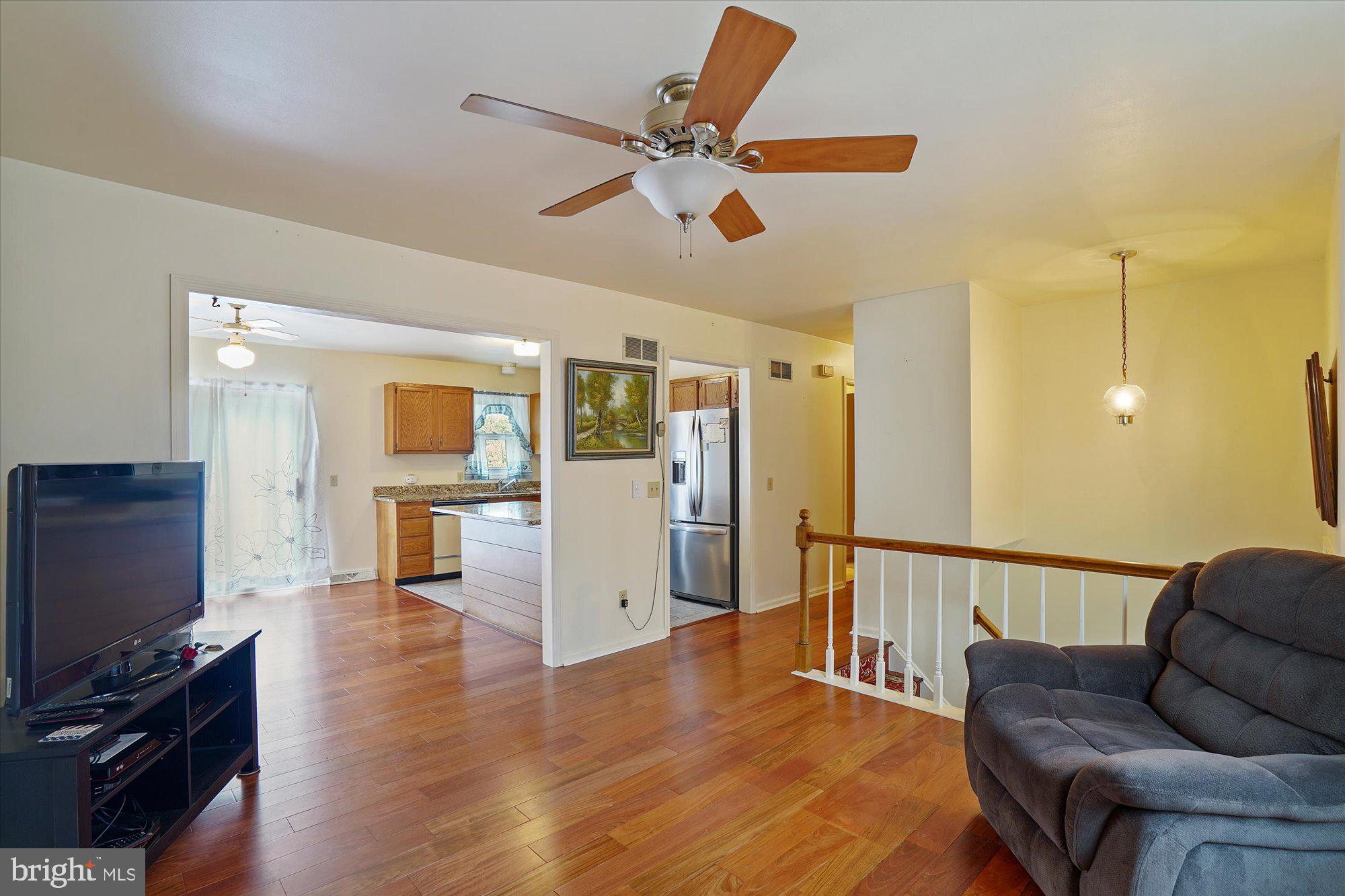 1790 Wilderness Road Lancaster, PA 17603 - Photo 6 of 24 Dining/living