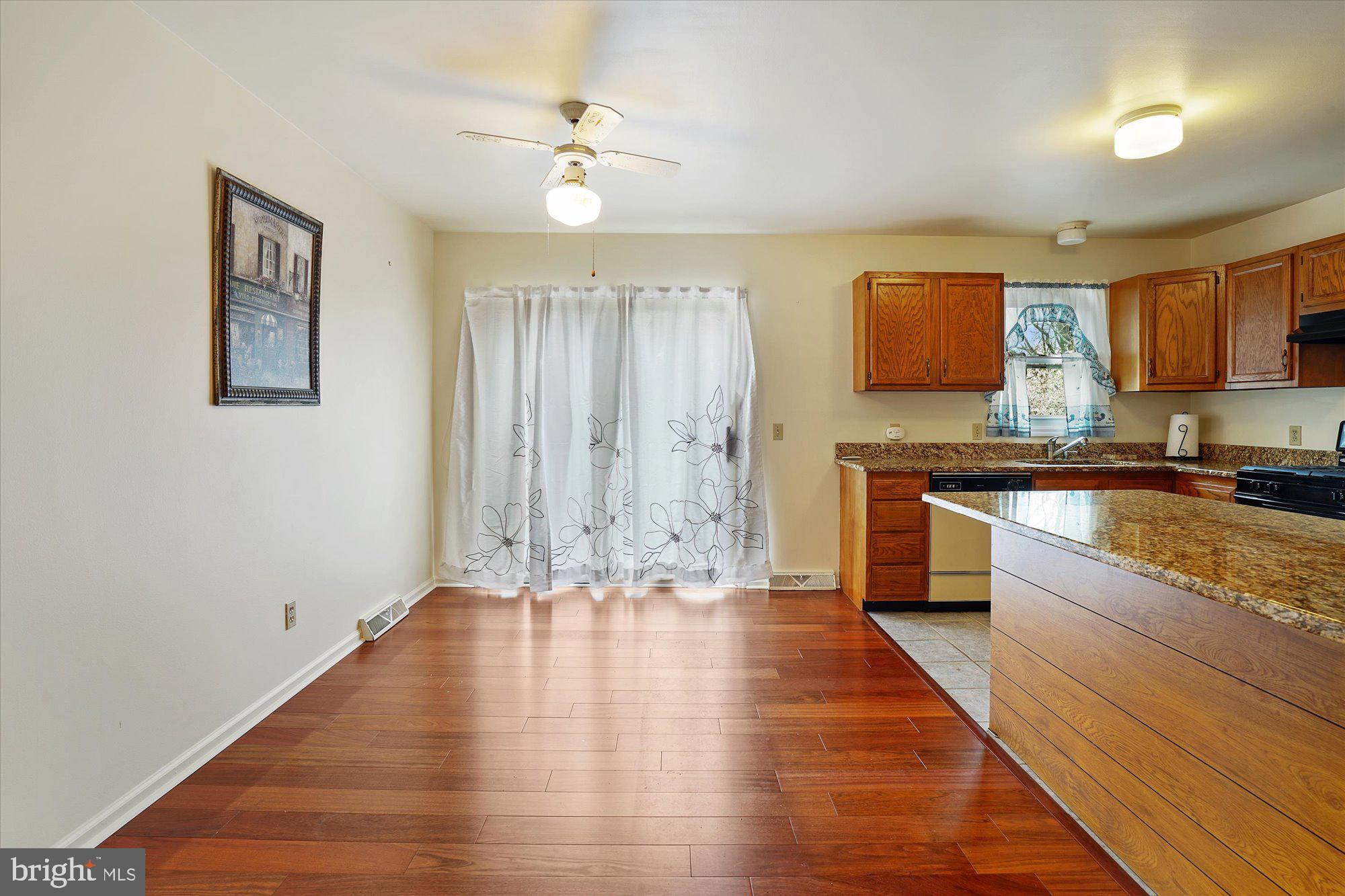 1790 Wilderness Road Lancaster, PA 17603 - Photo 7 of 24 Dining