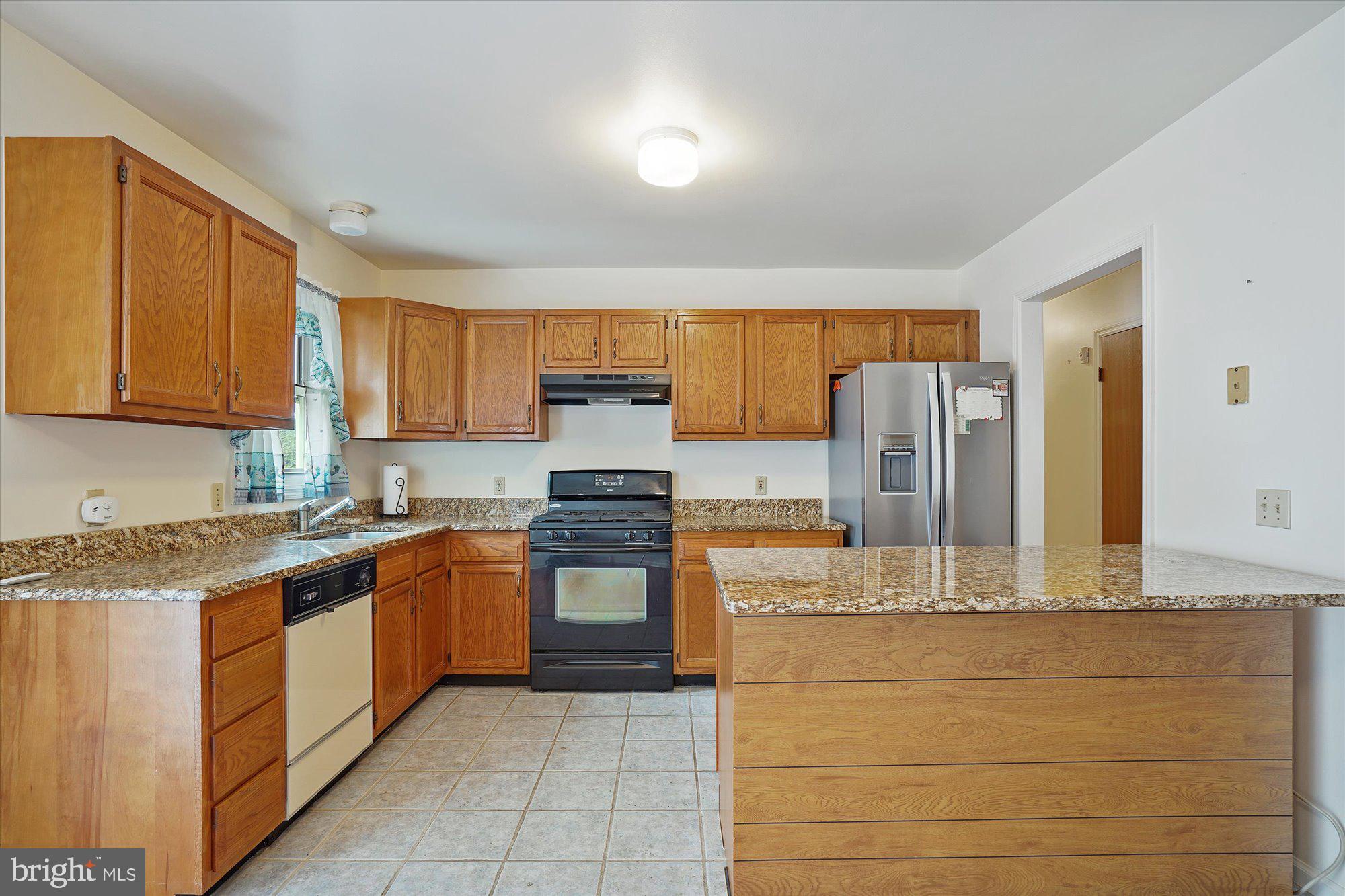 1790 Wilderness Road Lancaster, PA 17603 - Photo 9 of 24 Kitchen