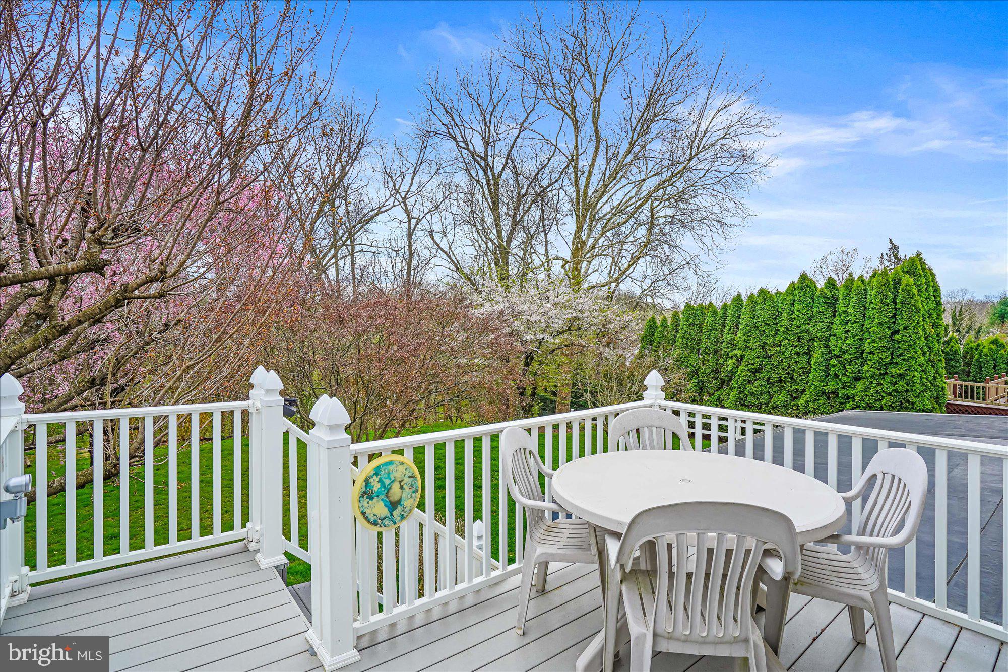 1790 Wilderness Road Lancaster, PA 17603 - Photo 10 of 24 Vinyl deck