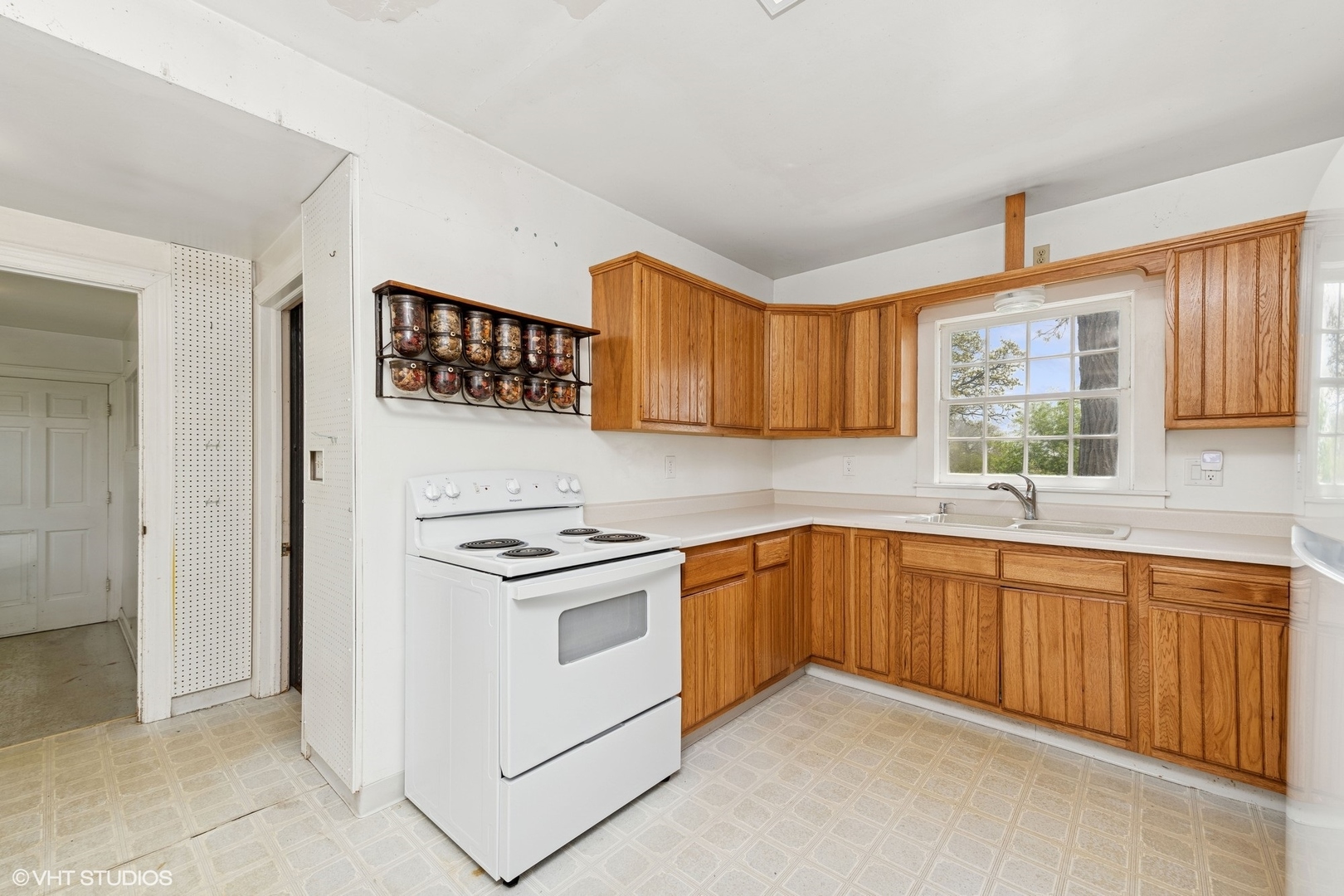 13915 Davis Road Woodstock, IL 60098 - Photo 6 of 17