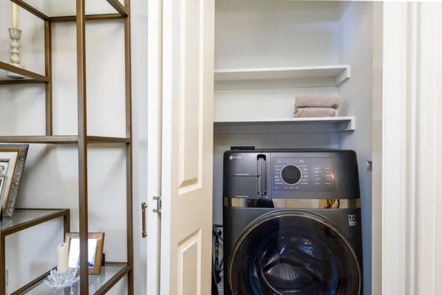 a close up view of washer and dryer