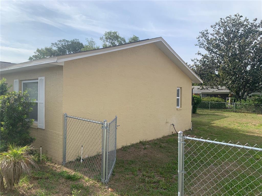 10440 Gatling Street Spring Hill, FL 34608 - Photo 5 of 28