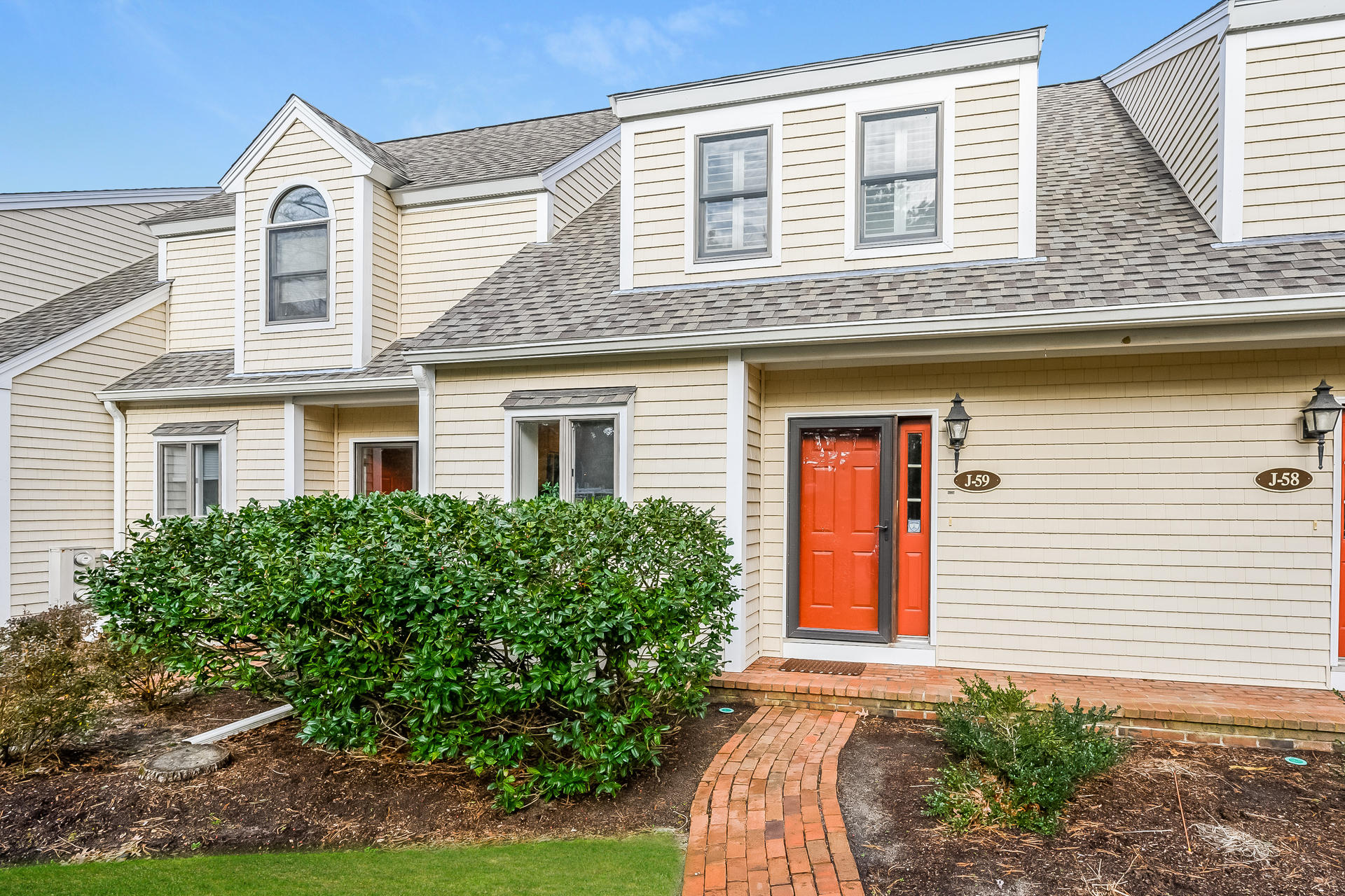 59 Shellback Way Mashpee, MA 02649 - Photo 3 of 38 002-photo-no-caption-8833126