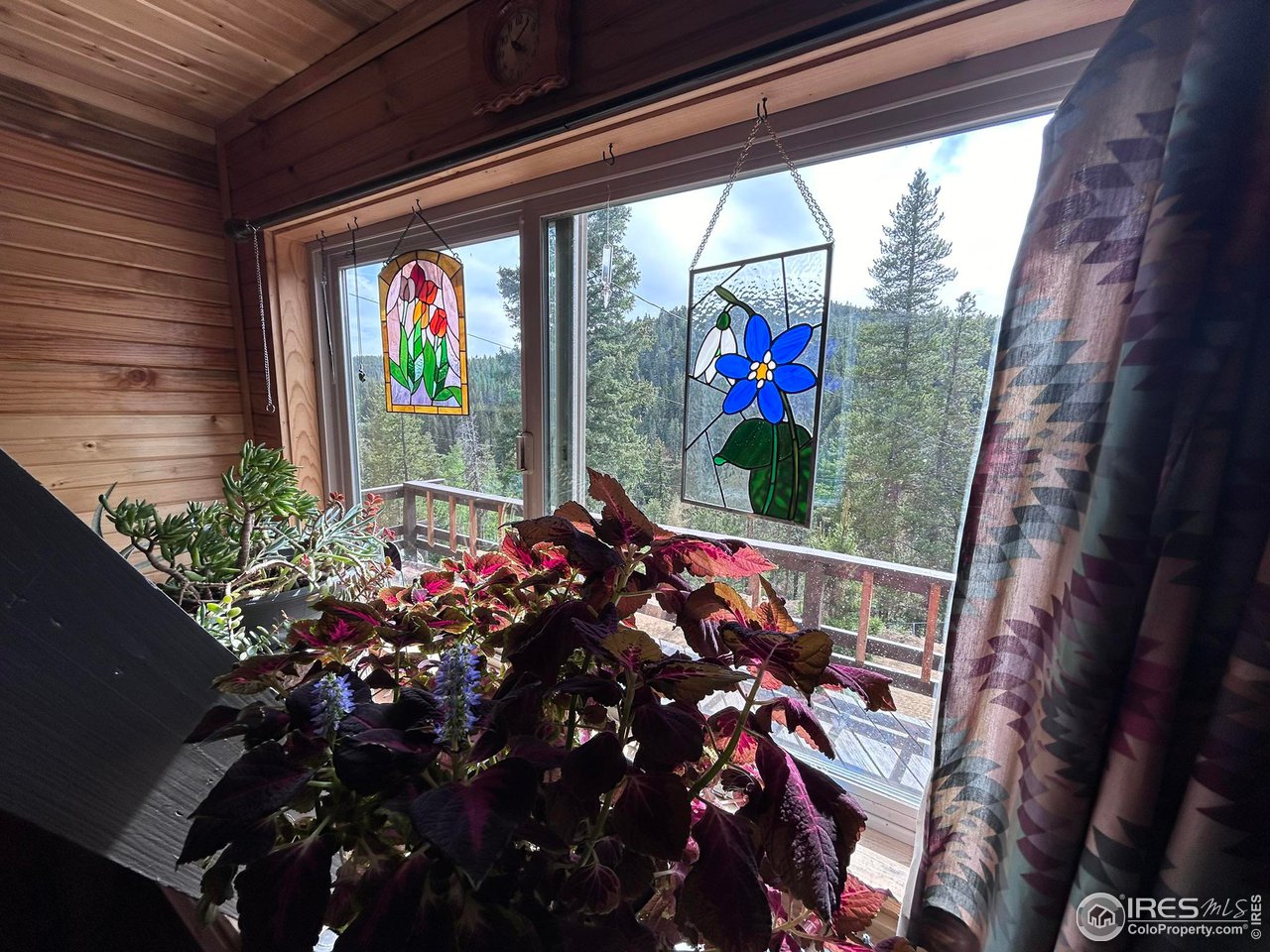 95 La Chula Road Black Hawk, CO 80422 - Photo 22 of 37 window views