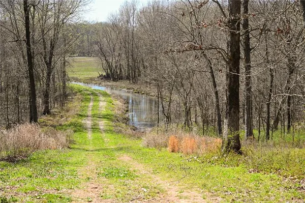 $1,200,000 | 105 Southeast 40th Road, Lamar, MO 64759