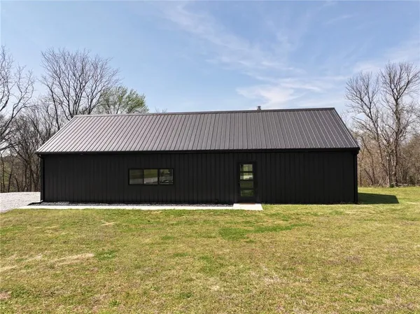 $1,200,000 | 105 Southeast 40th Road, Lamar, MO 64759